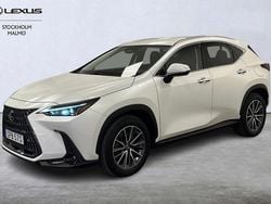 Vit Begagnad 2022 Lexus NX450h+ Business Edition SUV | 498 000 kr (Marknadspris)