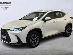Vit Begagnad 2022 Lexus NX450h+ Business Edition SUV | 498 000 kr (Marknadspris)