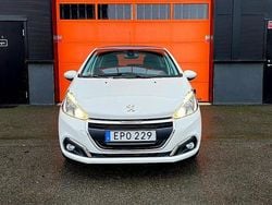 Vit Begagnad 2015 Peugeot 208 Halvkombi | 69 900 kr (Marknadspris)