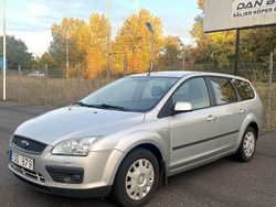 Grå Begagnad 2007 Ford Focus Kombi | 24 900 kr (Marknadspris)