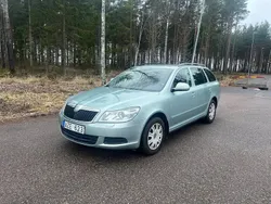 Ljusgrön Begagnad 2009 Skoda Octavia Ambiente Kombi | 44 900 kr (Marknadspris)