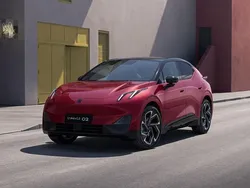 Flerfärgad Ny 2025 Lynk & Co 02 SUV | 429 995 kr