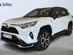 Vit Begagnad 2024 Toyota RAV4 Hybrid Style SUV | 579 900 kr (Dyr)