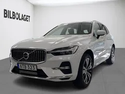 Vit Begagnad 2022 Volvo XC60 Core SUV | 379 500 kr (Marknadspris)