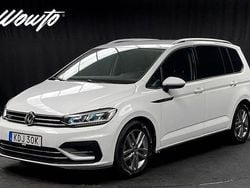 Vit Begagnad 2021 VW Touran R-line Minibuss | 294 800 kr (Marknadspris)