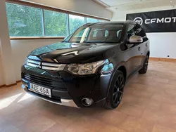 Svart Begagnad 2015 Mitsubishi Outlander SUV | 109 900 kr (Bra pris)