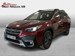 Ljusröd (crimson red pearl) Begagnad 2022 Subaru Outback SUV | 359 500 kr (Marknadspris)