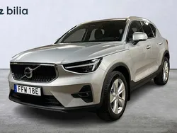 Silver Begagnad 2023 Volvo XC40 Core SUV | 359 900 kr (Marknadspris)