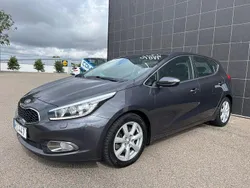 Grå Begagnad 2014 Kia Ceed Comfort Halvkombi | 99 000 kr (Marknadspris)