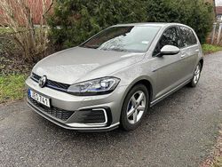 Silver Begagnad 2017 VW Golf VII GTE Halvkombi | 140 500 kr (Superpris)