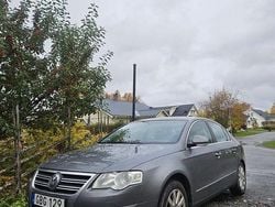 Grå Begagnad 2007 VW Passat Sportline Sedan | 30 000 kr (Marknadspris)