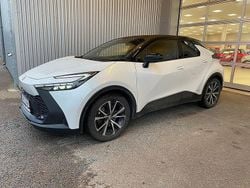 Vit Begagnad 2023 Toyota C-HR Style SUV | 398 500 kr (Marknadspris)