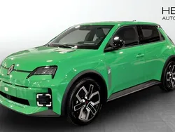 Grön (green) Ny 2025 Renault R5 Techno Halvkombi | 407 800 kr (Marknadspris)