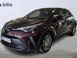 Lila Begagnad 2023 Toyota C-HR Executive SUV | 334 900 kr (Marknadspris)