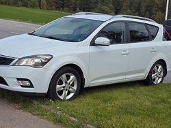 Vit Begagnad 2010 Kia Ceed Sportswagon 4 Kombi | 29 900 kr (Marknadspris)