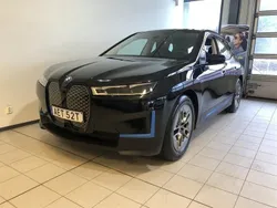Svart Begagnad 2022 BMW iX Comfort Edition SUV | 519 800 kr (Bra pris)