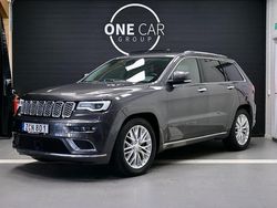 Grå Begagnad 2017 Jeep Grand Cherokee Summit SUV | 299 800 kr (Dyr)