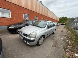 Ljusgrå Begagnad 2005 Renault Clio R.S. Authentique Halvkombi | 5 000 kr (Superpris)