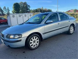 Blå Begagnad 2003 Volvo S60 Sedan | 33 900 kr (Marknadspris)