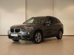 Grå (mineralgrå metallic) Begagnad 2017 BMW X1 Sport Line SUV | 239 800 kr (Marknadspris)