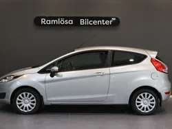 Grå Begagnad 2013 Ford Fiesta Trend Halvkombi | 62 900 kr (Marknadspris)