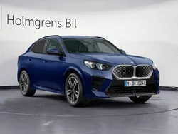 Blå/lila Begagnad 2024 BMW iX2 M Sport SUV | 479 500 kr