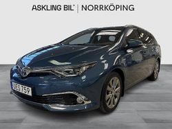 Blå Begagnad 2016 Toyota Auris Touring Sports Executive Kombi | 169 000 kr (Marknadspris)