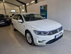 Vit Begagnad 2018 VW Passat GTE Kombi | 159 900 kr (Marknadspris)