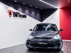 Grå Begagnad 2018 Kia Rio Halvkombi | 139 900 kr (Lite dyr)