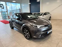 Mörkgrå (grå) Begagnad 2017 Toyota C-HR Style SUV | 169 900 kr (Marknadspris)