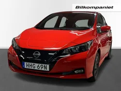 Röd Begagnad 2022 Nissan Leaf Acenta Halvkombi | 189 000 kr (Marknadspris)