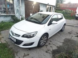 Vit Begagnad 2015 Opel Astra Halvkombi | 65 000 kr (Superpris)