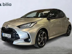 Silver Begagnad 2024 Toyota Yaris Hybrid Edition Halvkombi | 319 900 kr (Lite dyr)