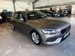 Grå Begagnad 2019 Volvo V60 Momentum Kombi | 219 900 kr (Marknadspris)