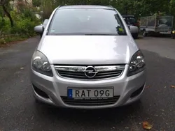 Silver Begagnad 2010 Opel Zafira Minibuss | 37 500 kr