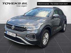 Mörkgrå (indium grey metallic) Begagnad 2022 VW T-Roc Life SUV | 214 900 kr (Marknadspris)