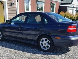 Blå Begagnad 2001 Volvo S40 Sedan | 25 000 kr (Lite dyr)