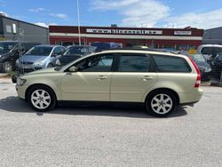 Ljusgrön Begagnad 2004 Volvo V50 Summum Kombi | 38 500 kr (Dyr)