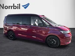 Röd Begagnad 2025 VW T7 California Van | 999 000 kr (Superpris)