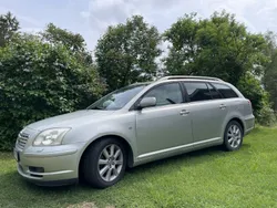 Silver Begagnad 2005 Toyota Avensis Kombi | 27 500 kr (Dyr)