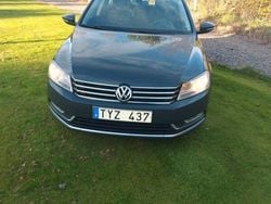Mörkgrå (grå) Begagnad 2012 VW Passat Kombi | 59 900 kr (Marknadspris)