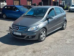 Silver Begagnad 2011 Mercedes 180 Sedan | 49 900 kr