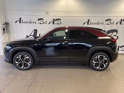 Svart Begagnad 2023 Mazda 6 Edition SUV | 389 000 kr