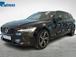 Svart (onyx svart metallic) Begagnad 2022 Volvo V60 R-Design Kombi | 469 900 kr (Marknadspris)