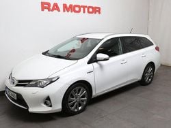 Vit Begagnad 2014 Toyota Auris Touring Sports Edition Kombi | 139 800 kr (Marknadspris)