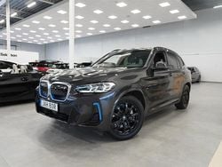 Grå Begagnad 2023 BMW iX3 M Sport SUV | 529 800 kr (Marknadspris)