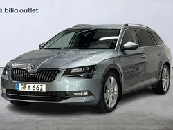 Grå Begagnad 2019 Skoda Superb Style Kombi | 259 900 kr (Marknadspris)