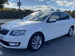 Vit Begagnad 2013 Skoda Octavia Ambition Halvkombi | 99 000 kr (Bra pris)