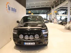 Svart Begagnad 2023 RAM 1500 Pickup | 889 000 kr (Marknadspris)