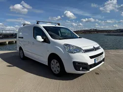 Vit Begagnad 2018 Citroën Berlingo Minibuss | 99 500 kr (Marknadspris)